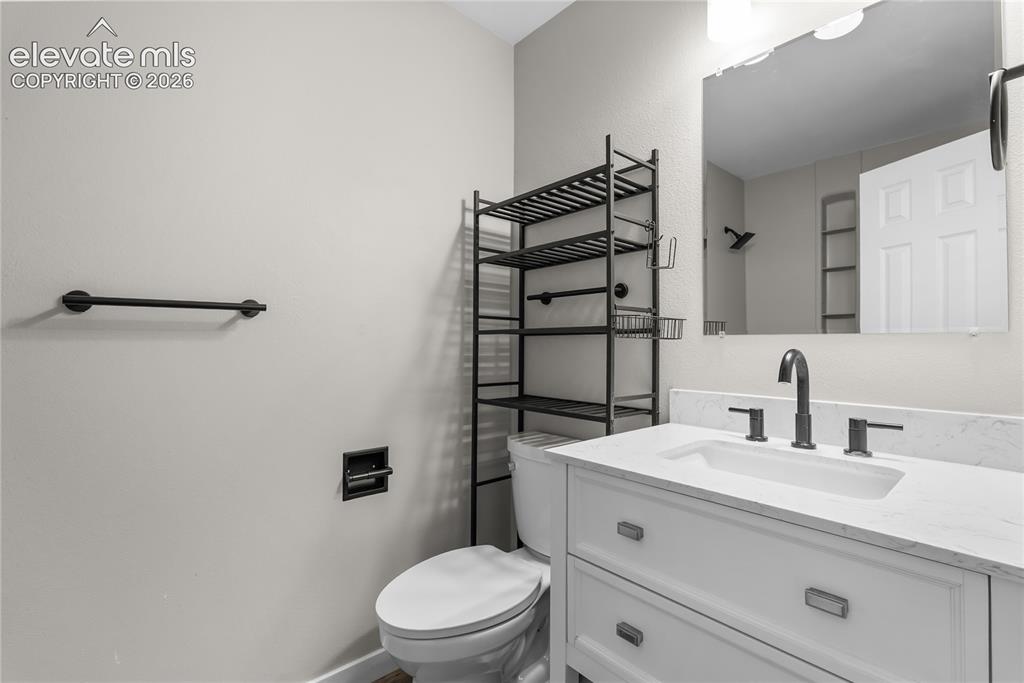 Image 8 of 40: Bathroom