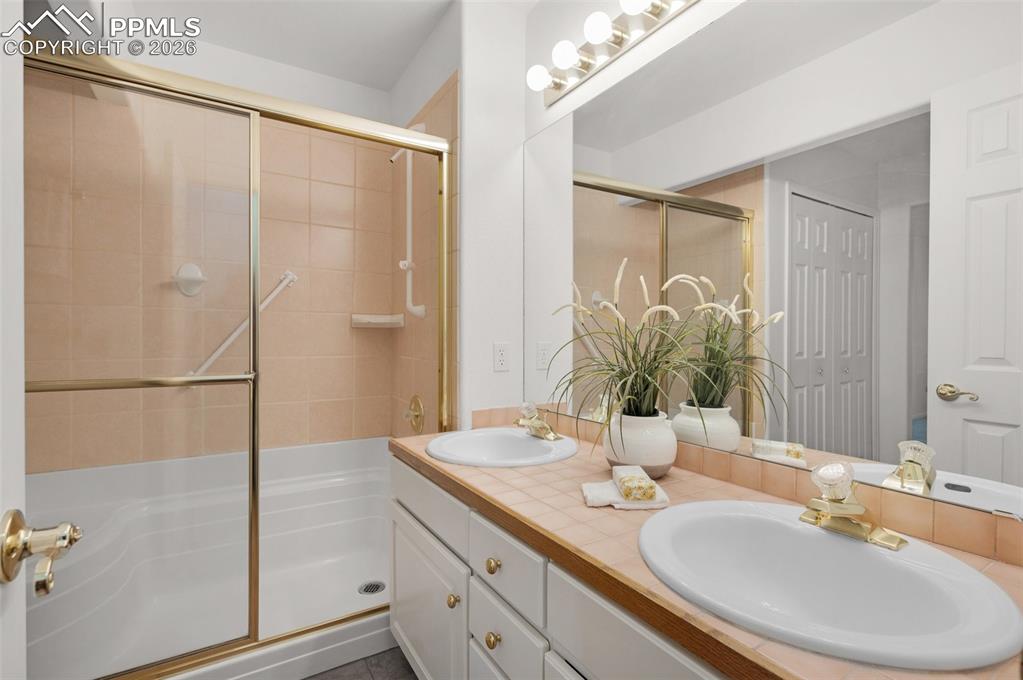 Image 25 of 50: Master Bathroom