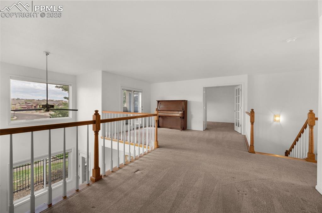 Image 27 of 50: Loft