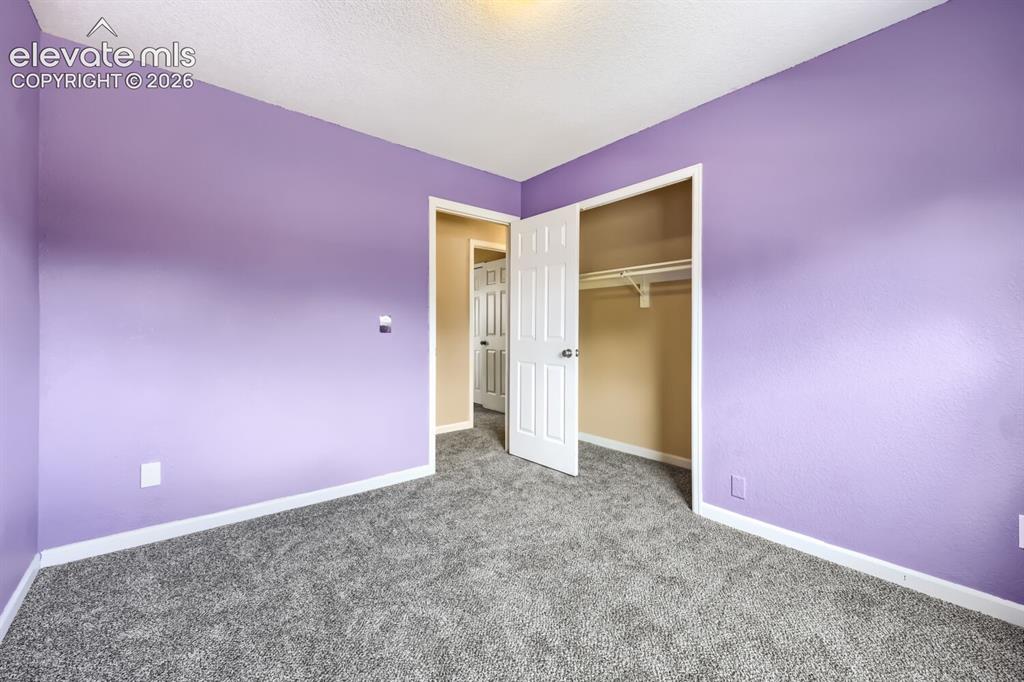 Image 19 of 29: Bedroom