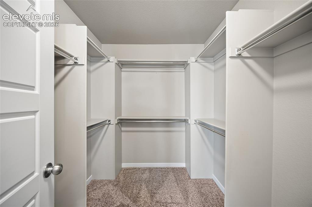 Image 22 of 34: Closet