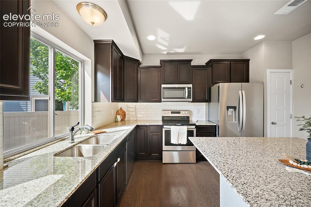 Image 9 of 34: Kitchen