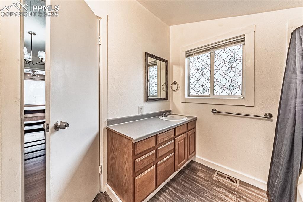 Image 12 of 38: Bathroom