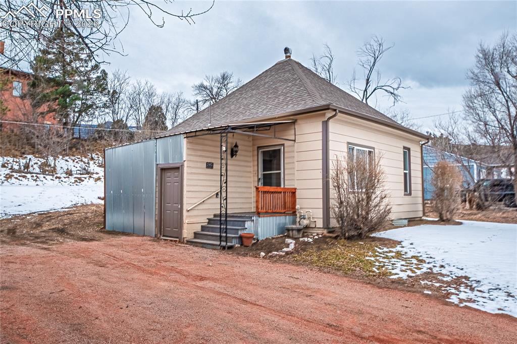 Image 38 of 38: Back of Structure