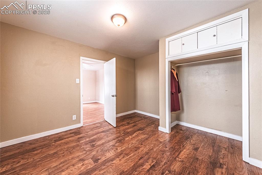 Image 9 of 38: Bedroom