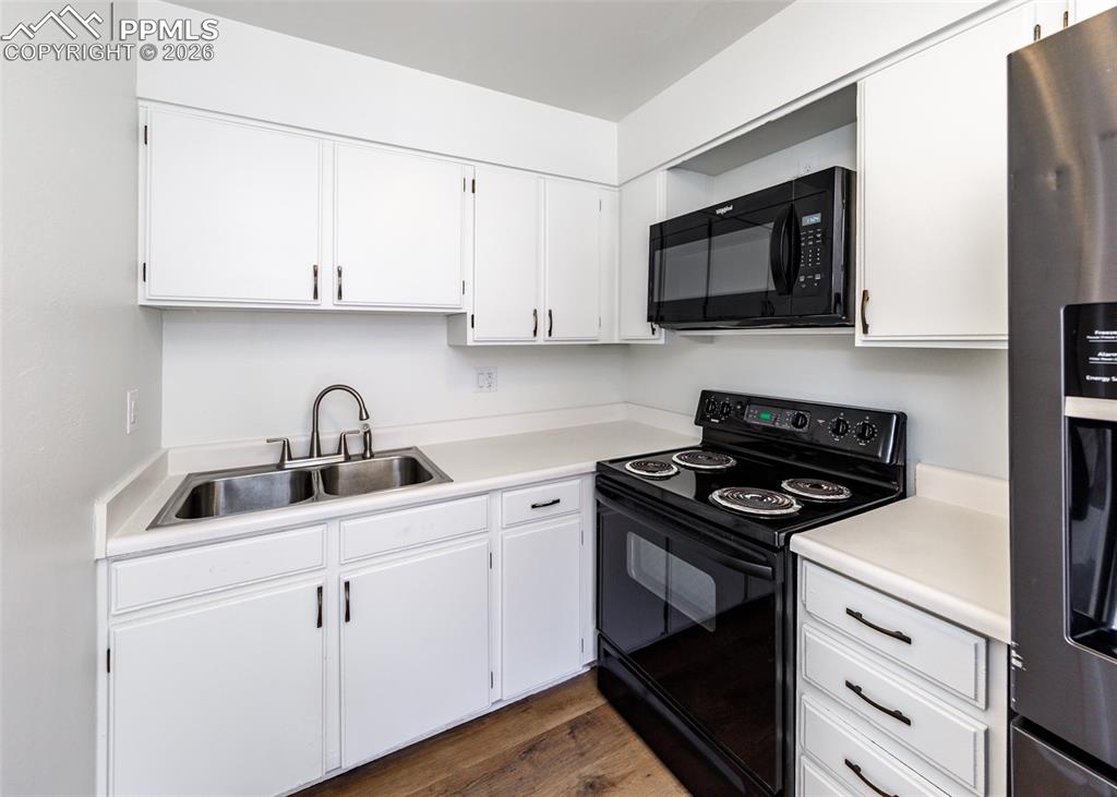 Image 26 of 42: Unit 1176