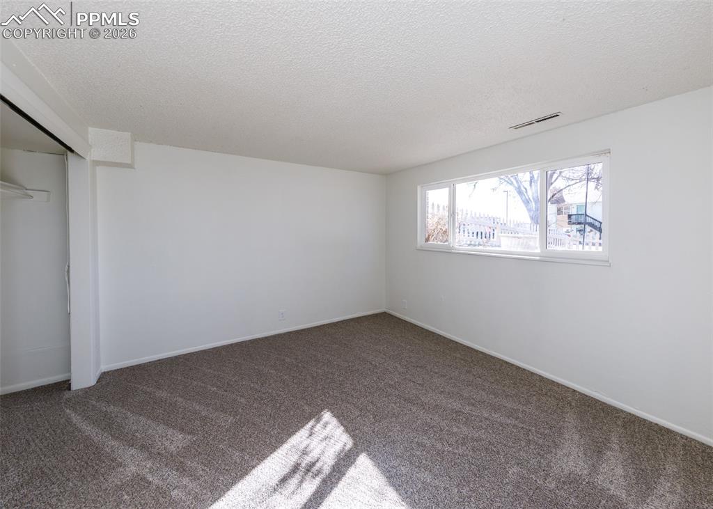 Image 29 of 42: Unit 1176