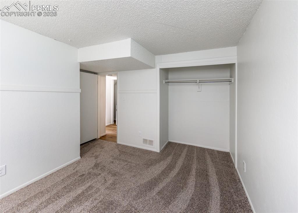 Image 30 of 42: Unit 1176