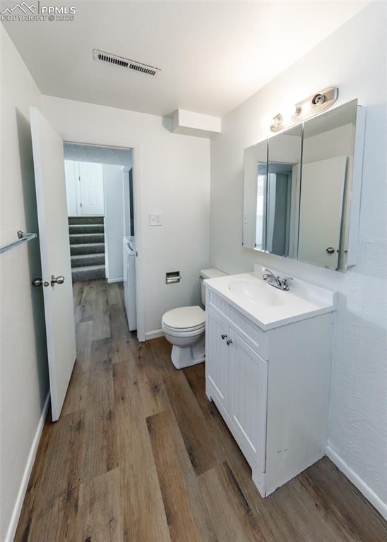 Image 35 of 42: Unit 1176