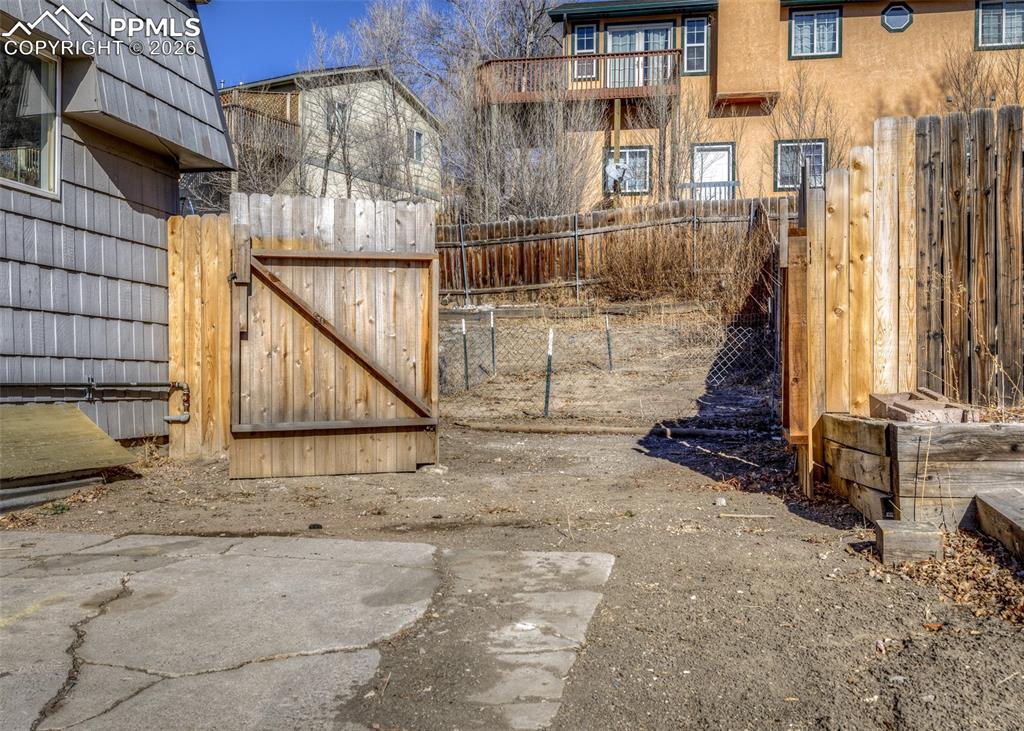 Image 37 of 42: Unit 1176