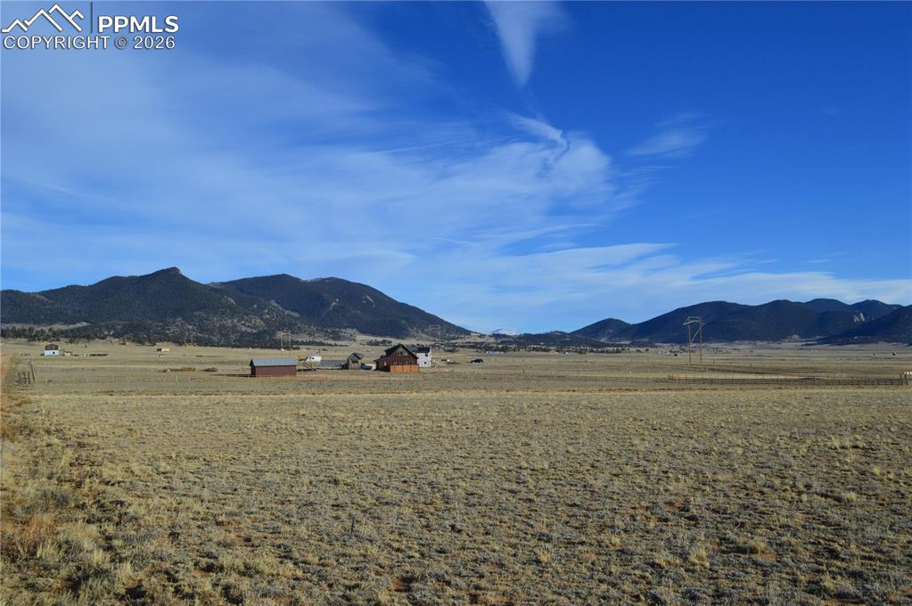 Image 7 of 10: Lot and View