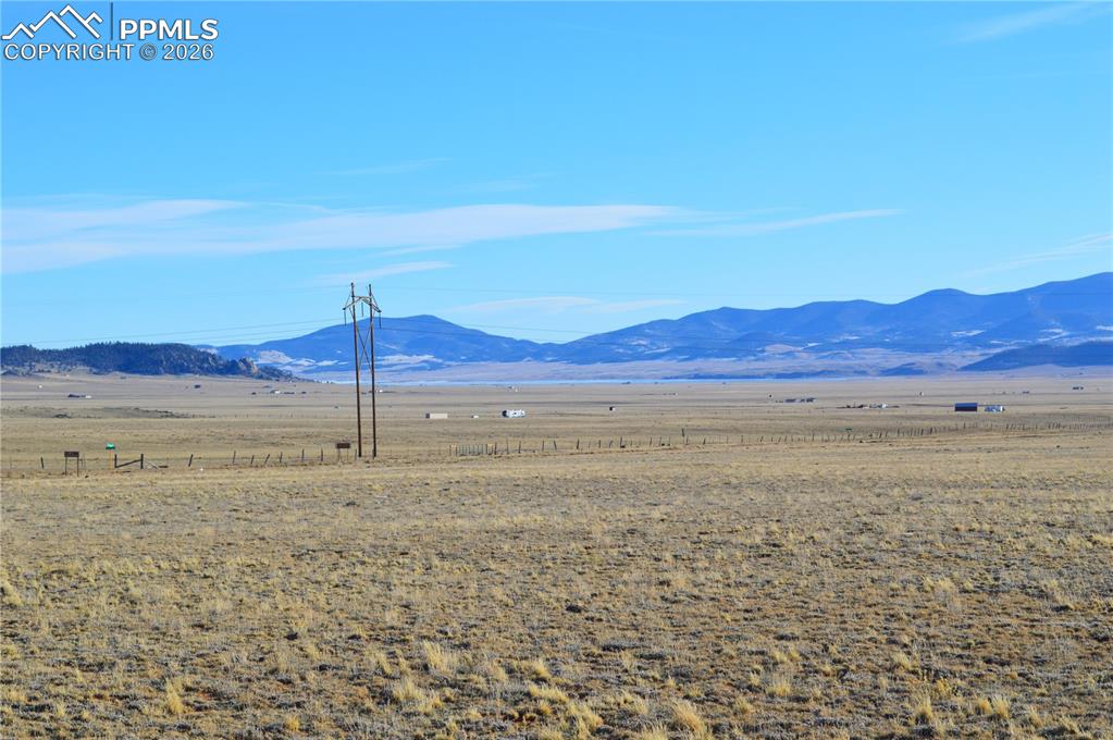 Image 9 of 10: Lot and View