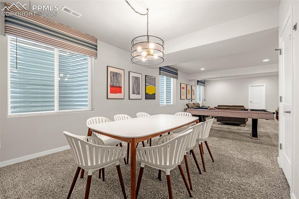 Image 25 of 40: Dining Area
