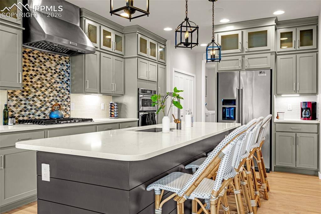 Image 9 of 40: Kitchen