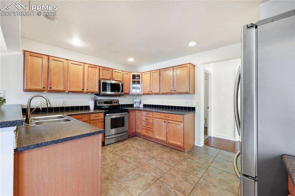 Image 12 of 47: Kitchen