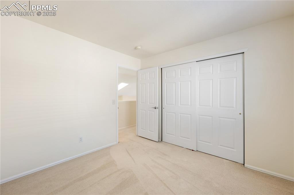 Image 19 of 47: Bedroom