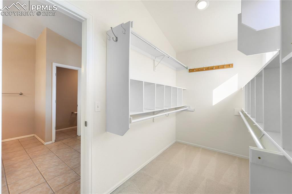 Image 28 of 47: Closet