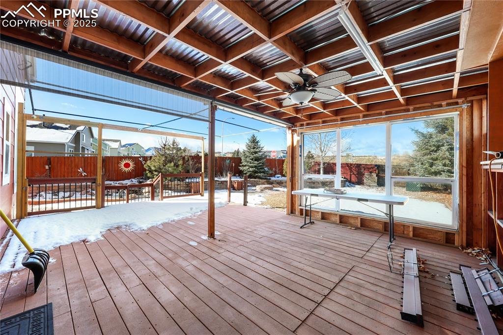 Image 31 of 47: Deck