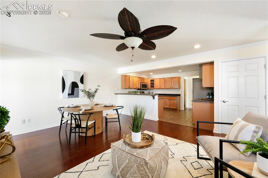 Image 8 of 47: Family Room