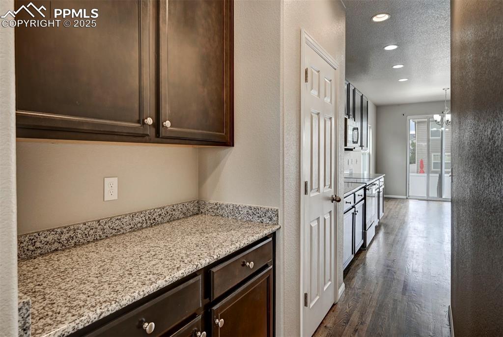 Image 5 of 37: Kitchen