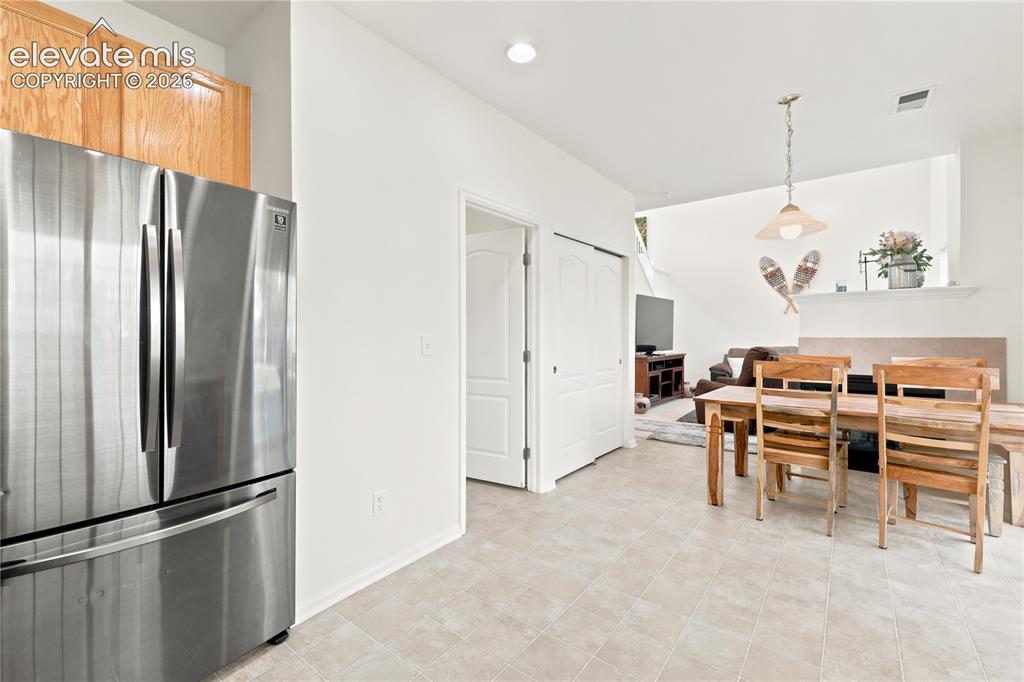 Image 10 of 48: Dining Area