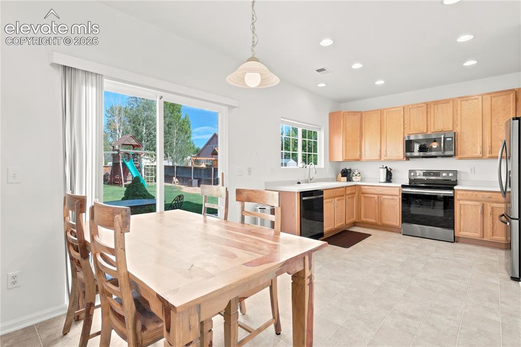 Image 11 of 48: Kitchen