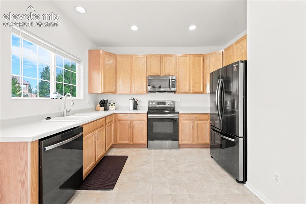 Image 12 of 48: Kitchen