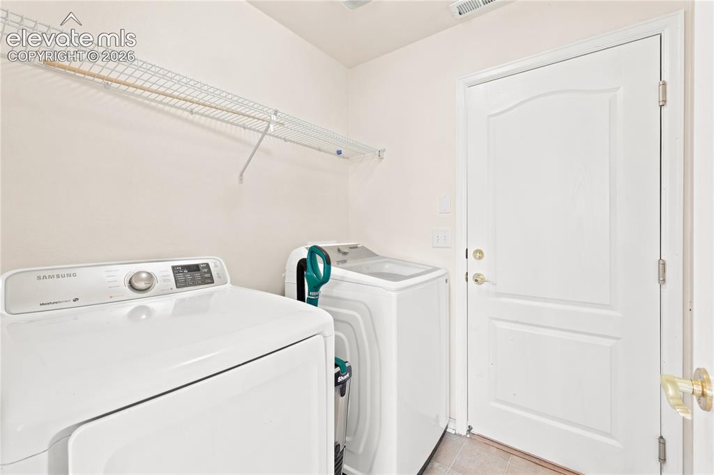 Image 16 of 48: Laundry