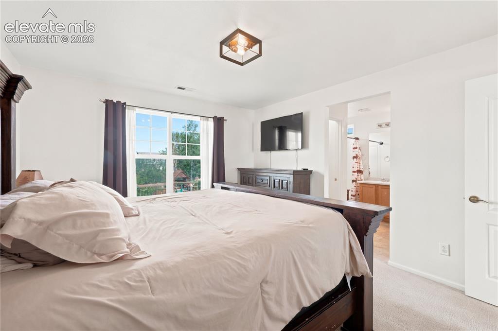 Image 20 of 48: Bedroom