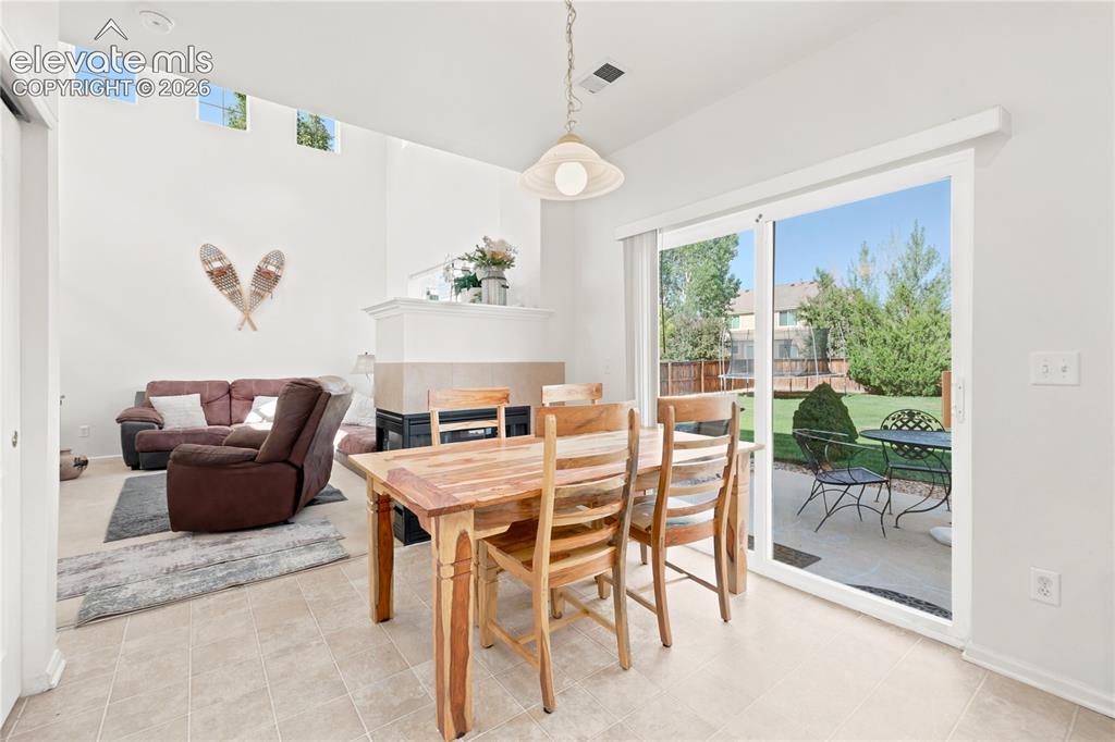 Image 9 of 48: Dining Area