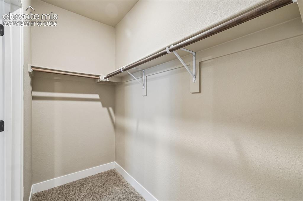 Image 34 of 48: Closet