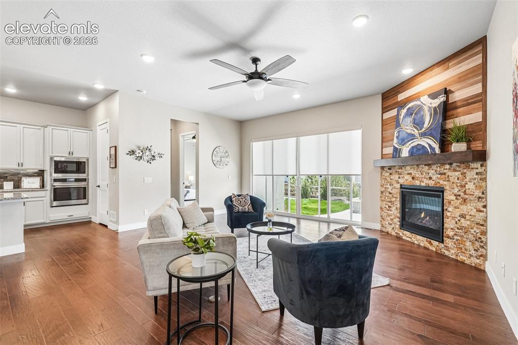 Image 8 of 48: Living Room