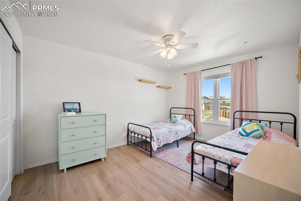 Image 25 of 44: Bedroom