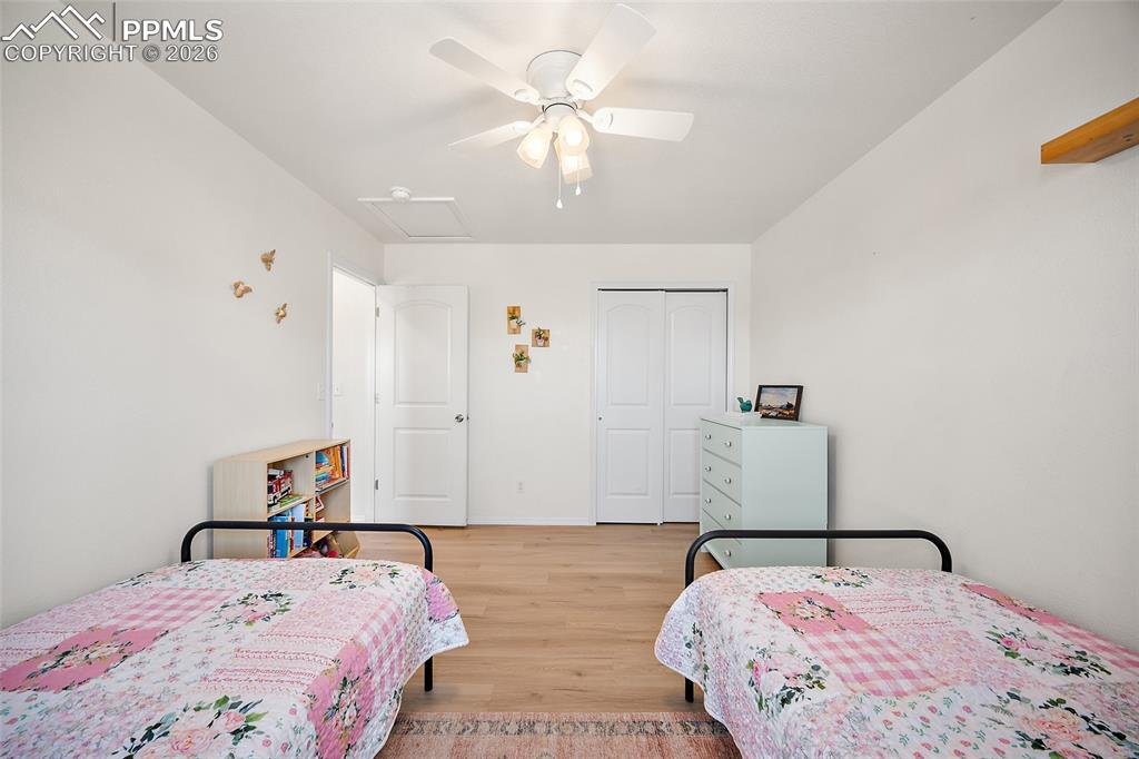 Image 26 of 44: Bedroom