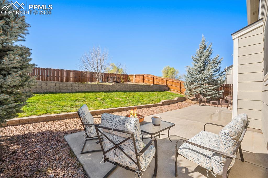 Image 34 of 44: Patio