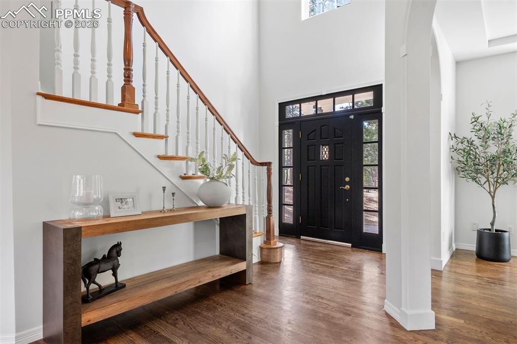 Image 10 of 50: Entry