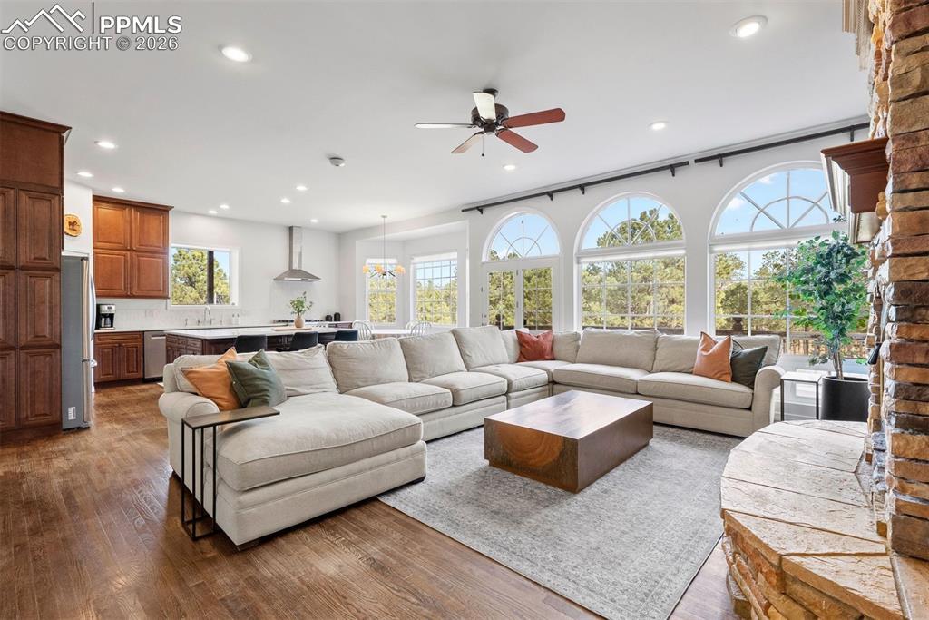 Image 15 of 50: Living Room