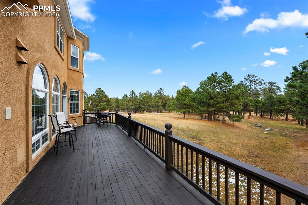 Image 16 of 50: Deck