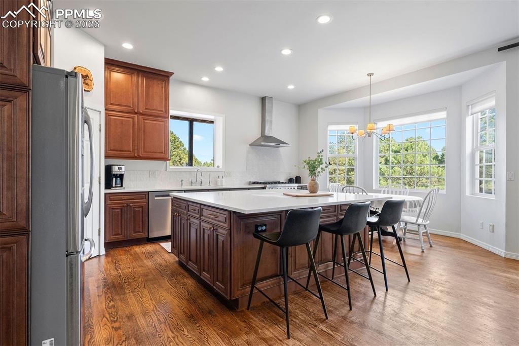 Image 17 of 50: Kitchen