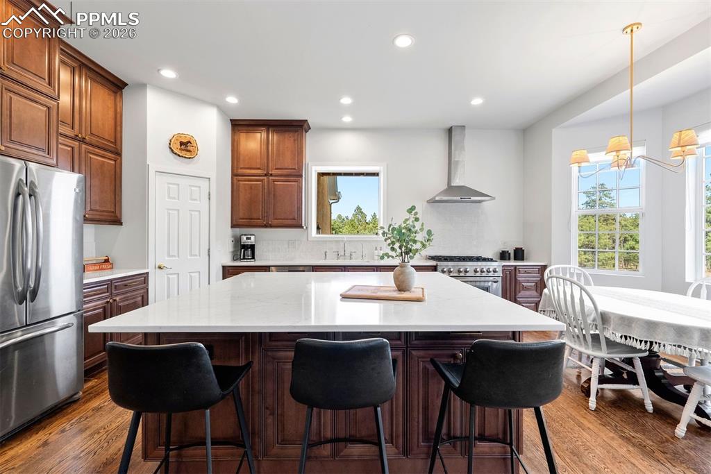 Image 18 of 50: Kitchen