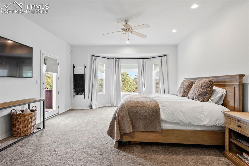 Image 24 of 50: Bedroom