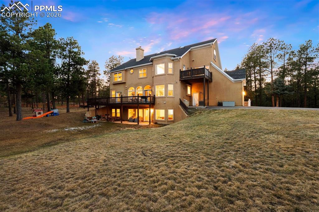 Image 3 of 50: Back of Structure