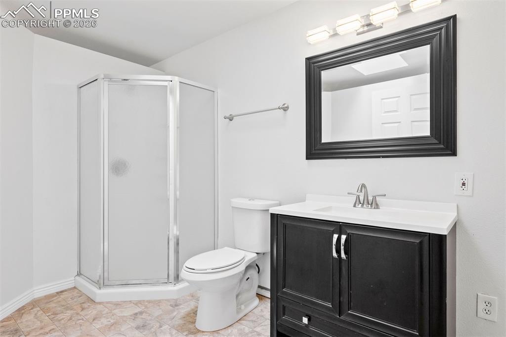 Image 40 of 50: Bathroom