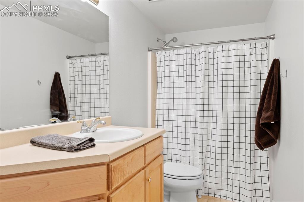 Image 47 of 50: Bathroom