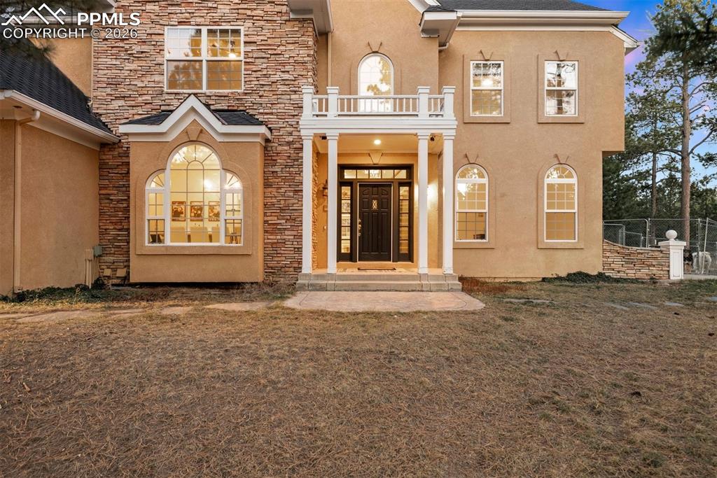 Image 9 of 50: Entry