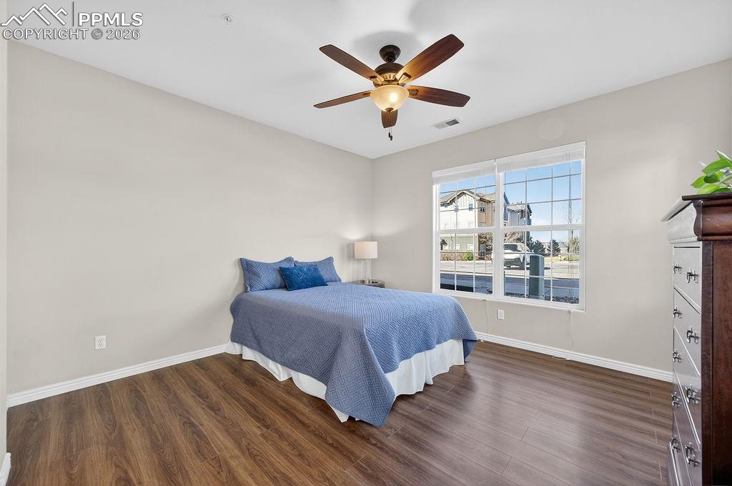 Image 11 of 26: Primary bedroom