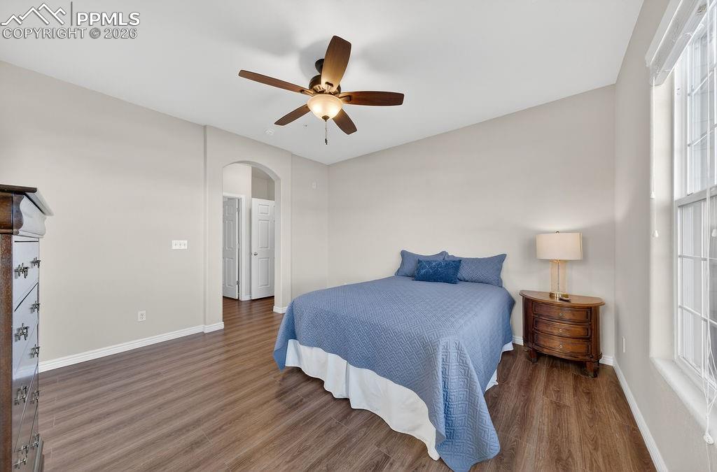 Image 13 of 26: Bedroom