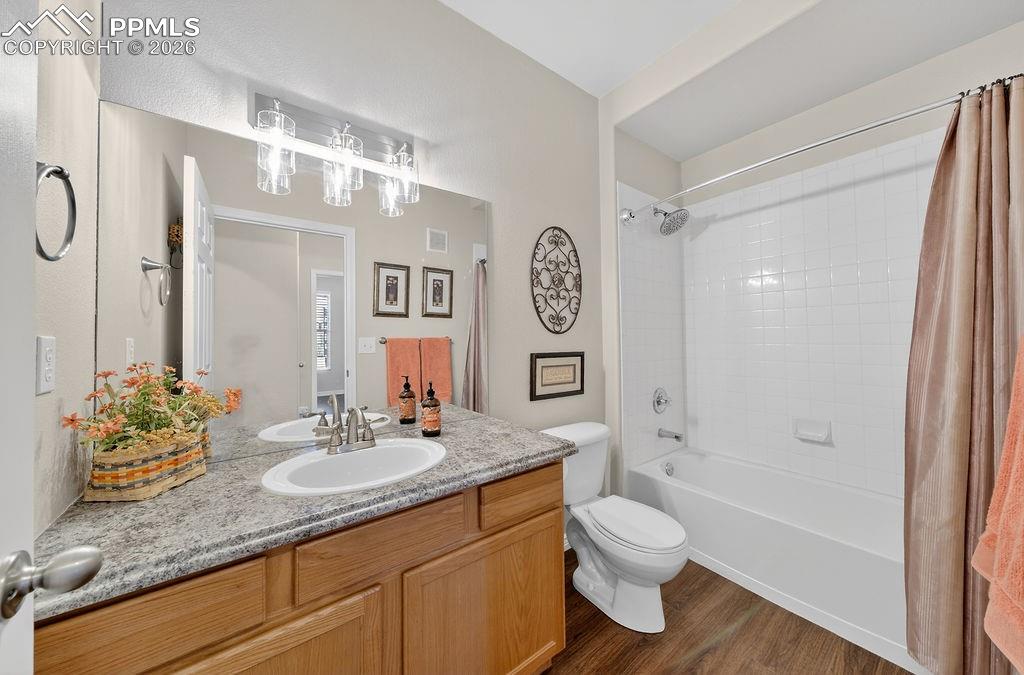 Image 22 of 26: Bath #2