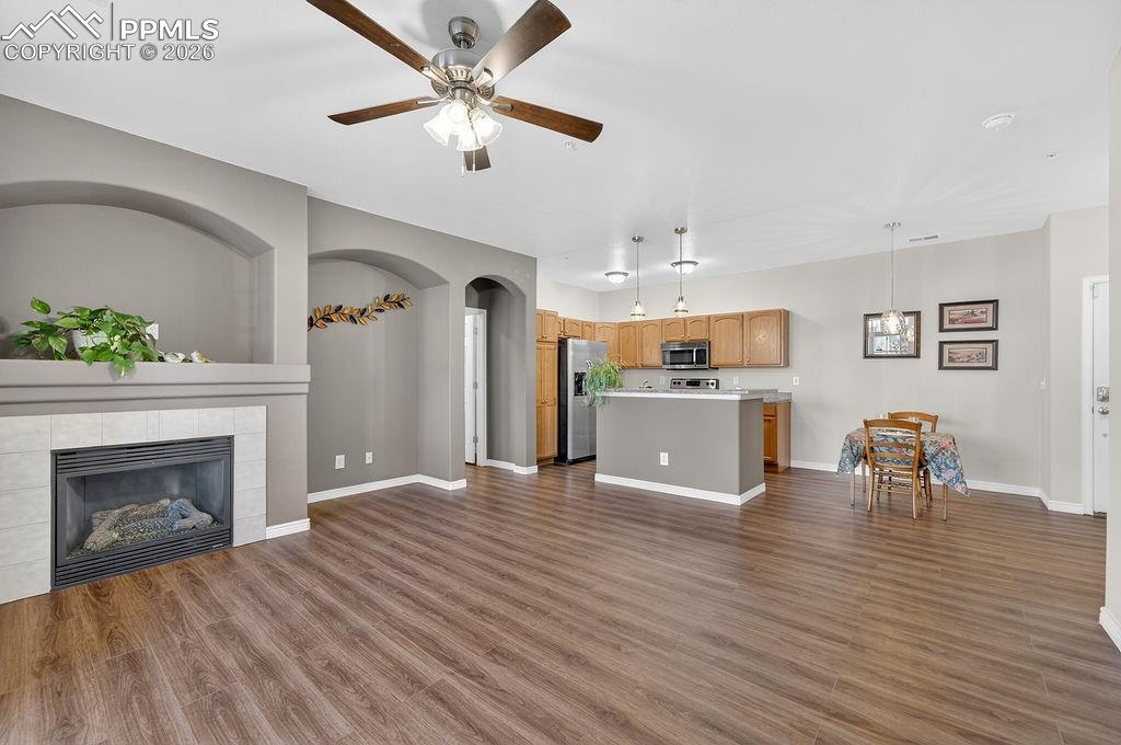 Image 3 of 26: Living Room