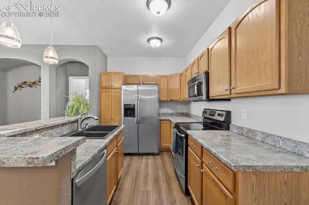 Image 5 of 26: Kitchen